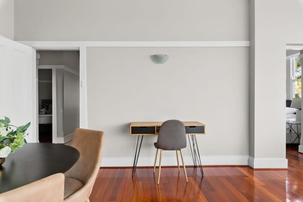 Huge Harbour View Apartment In Historic Home シドニー エクステリア 写真