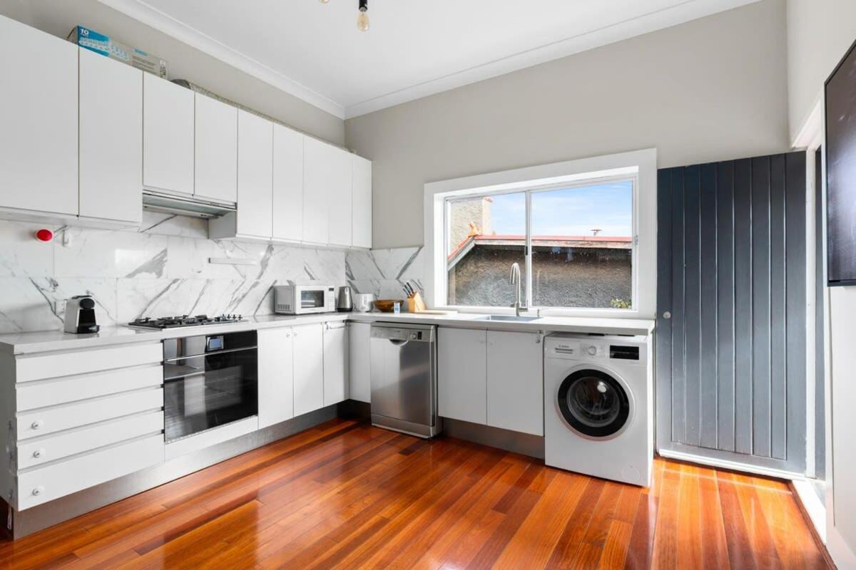 Huge Harbour View Apartment In Historic Home シドニー エクステリア 写真