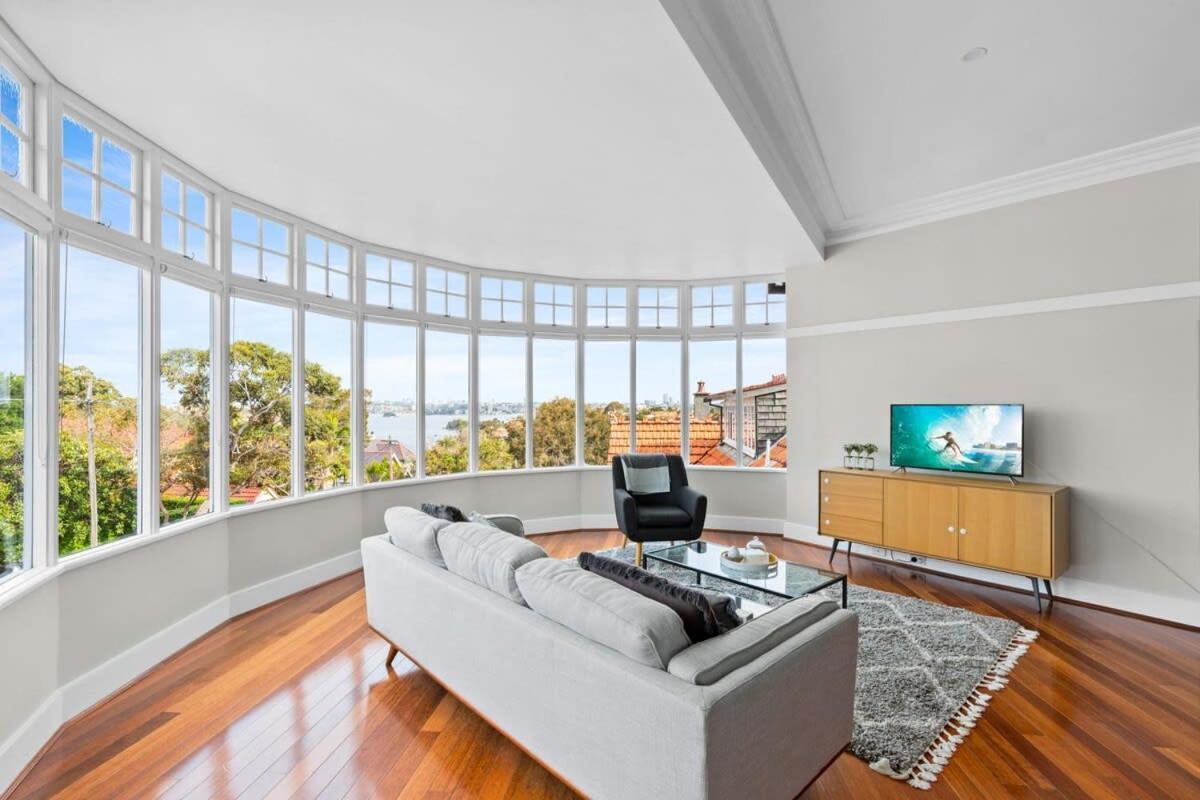 Huge Harbour View Apartment In Historic Home シドニー エクステリア 写真