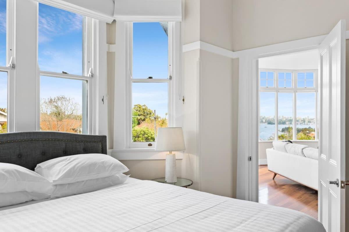 Huge Harbour View Apartment In Historic Home シドニー エクステリア 写真